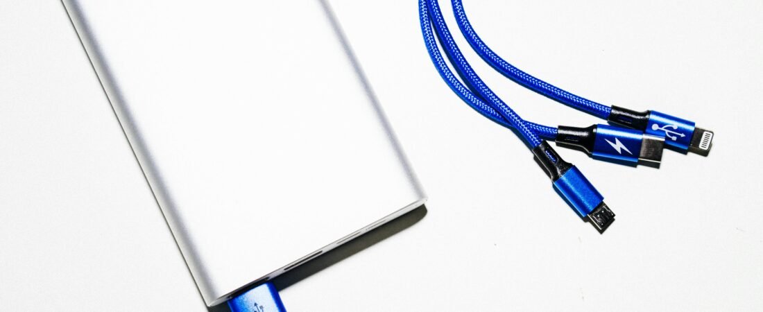 Still Confused by All Those Cables? The 2025 Family Guide to USB-C, HDMI, and Lightning Chargers