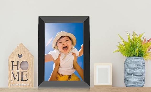 Frameo Digital Picture Frame: A Clutter-Free Way to Display Family Photos